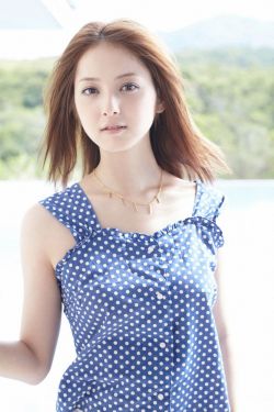 巨大女英雄