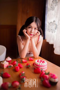 男女打扑克牌